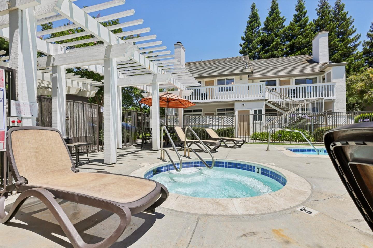 2968 Moorpark Avenue # 2