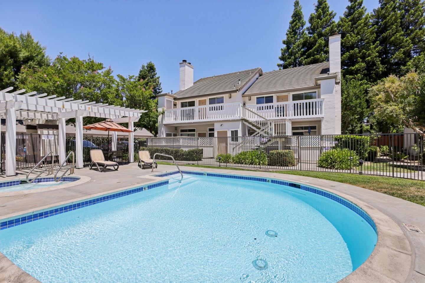 2968 Moorpark Avenue # 2