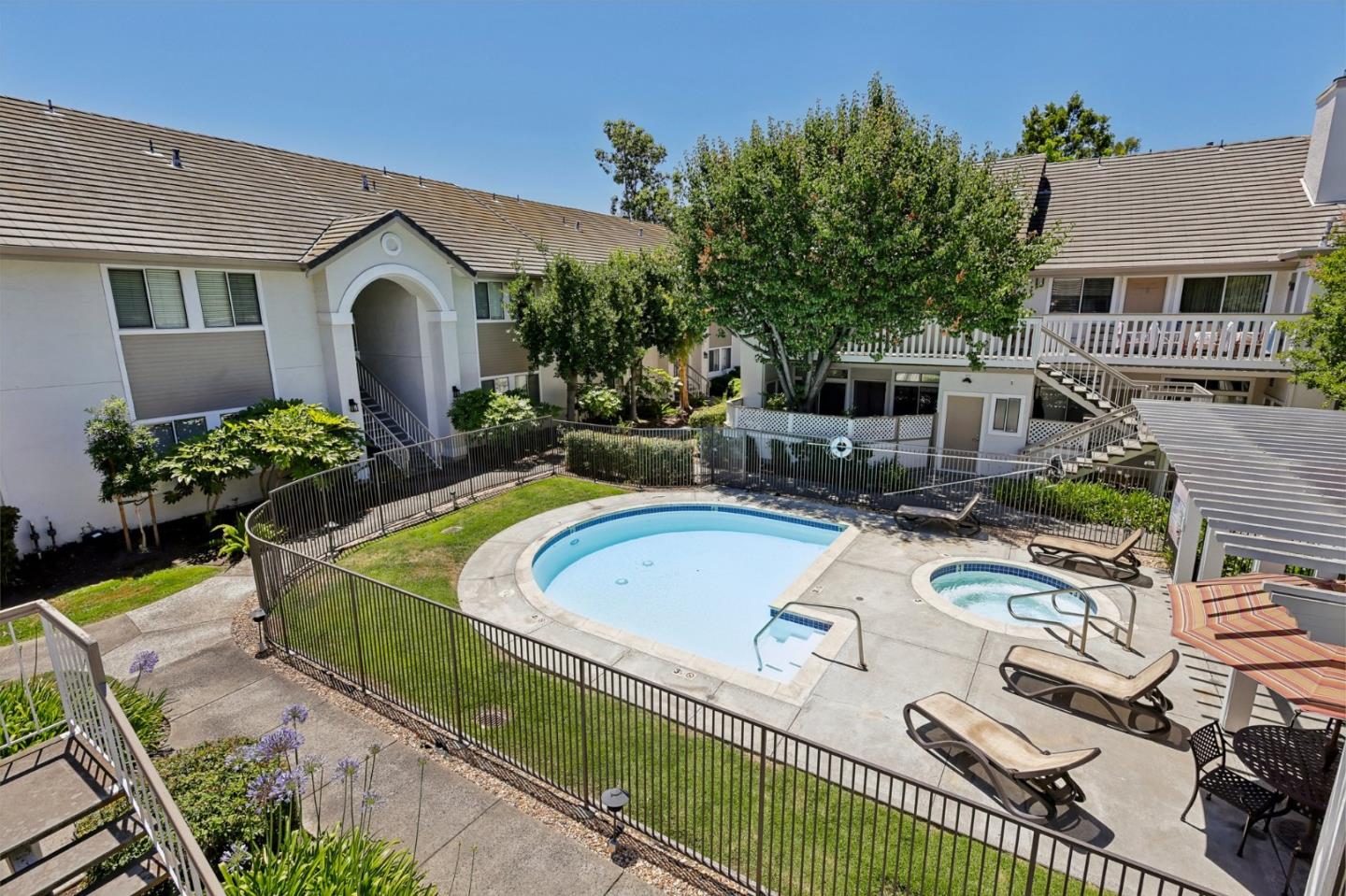 2968 Moorpark Avenue # 2