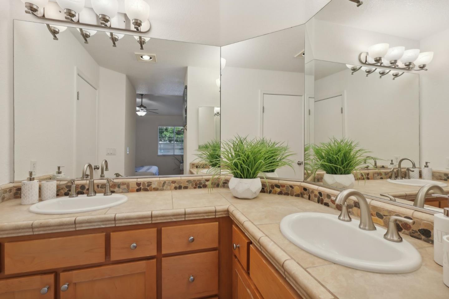 2968 Moorpark Avenue # 2