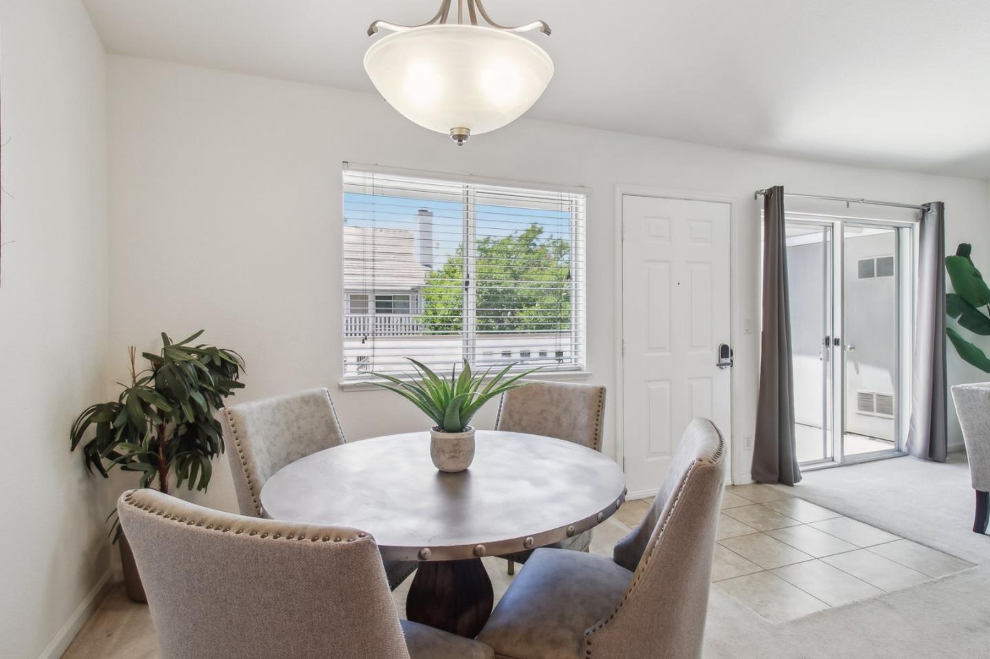 2968 Moorpark Avenue # 2