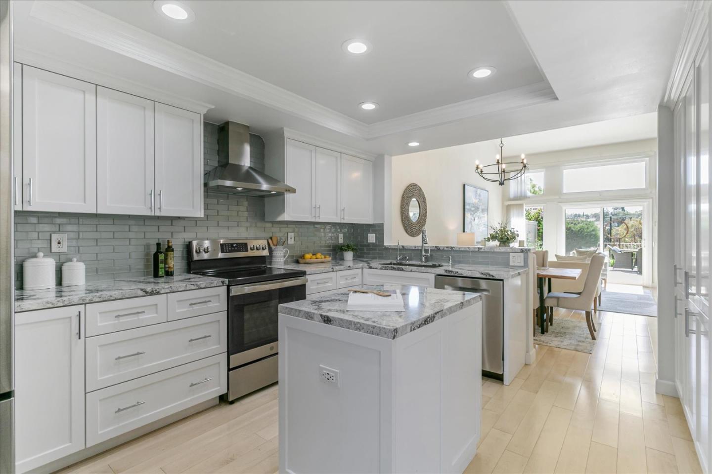 3324 Lake Albano CIR