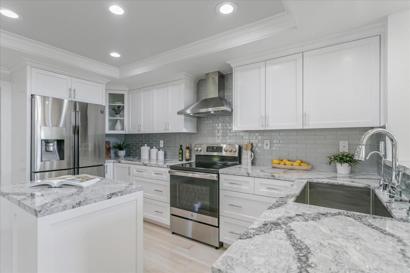 3324 Lake Albano CIR