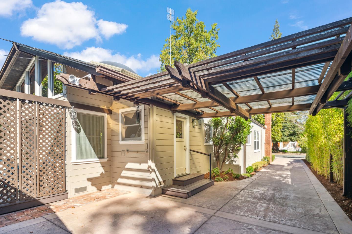 132 Nevada ST