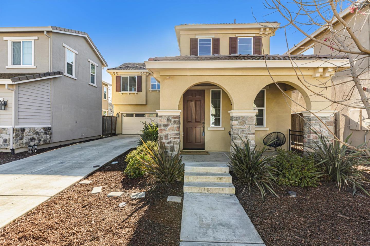 2460 Apple Tree Way
