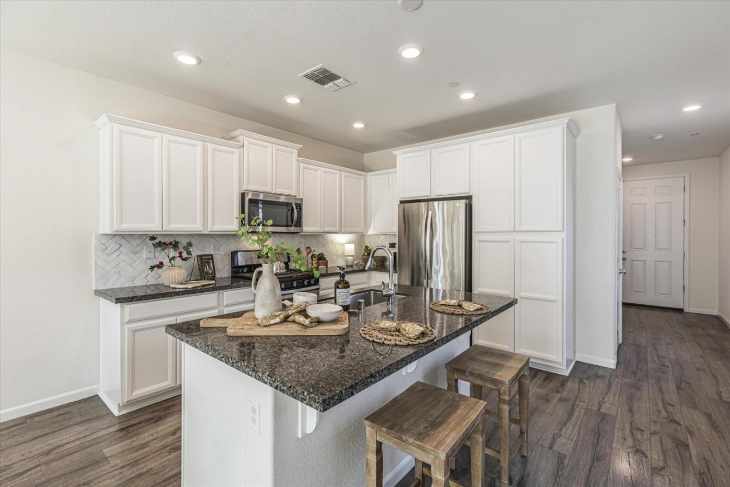 2460 Apple Tree Way