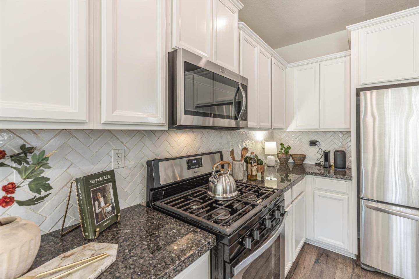 2460 Apple Tree Way