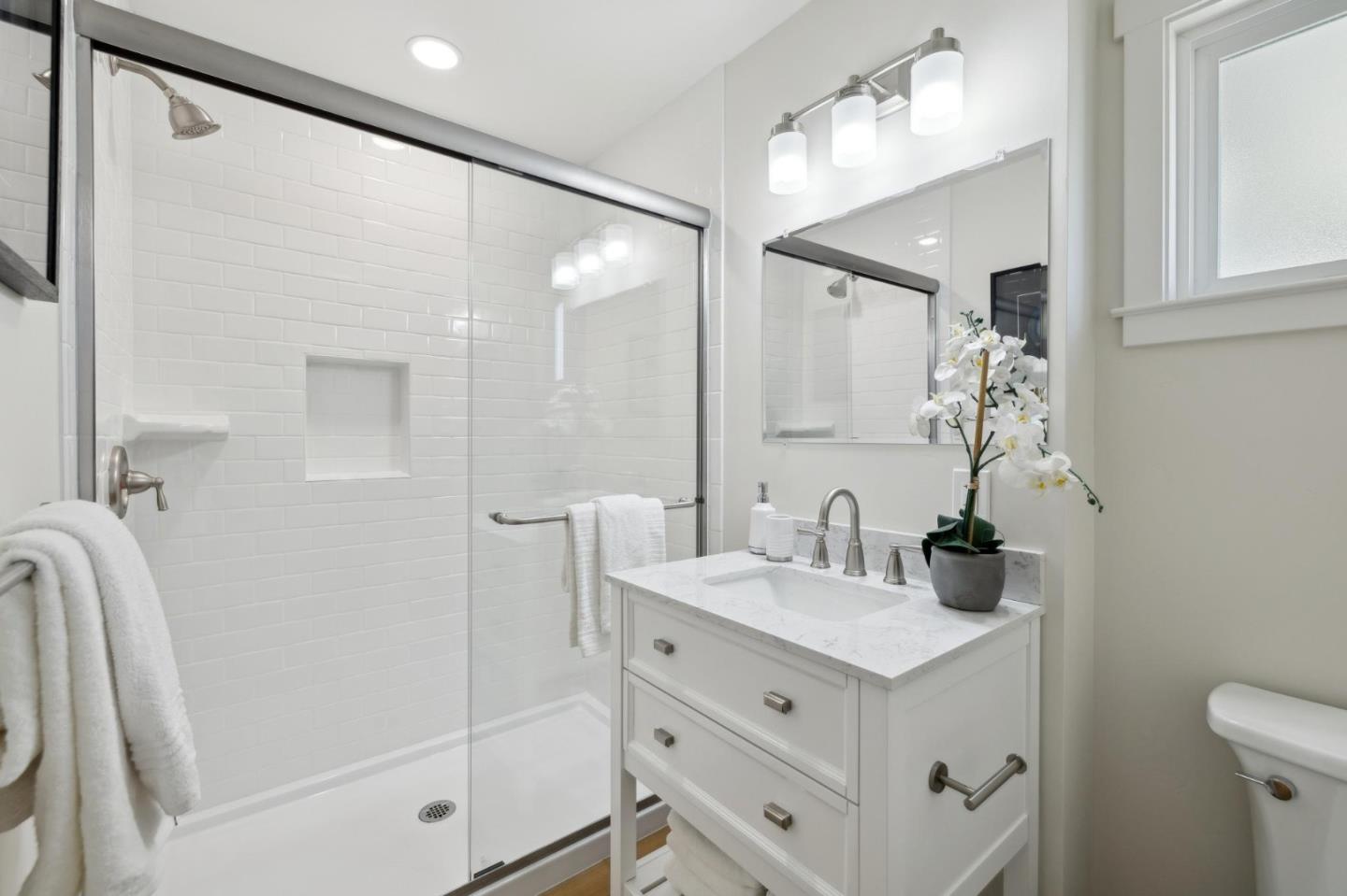 1421 Blossom Hill RD