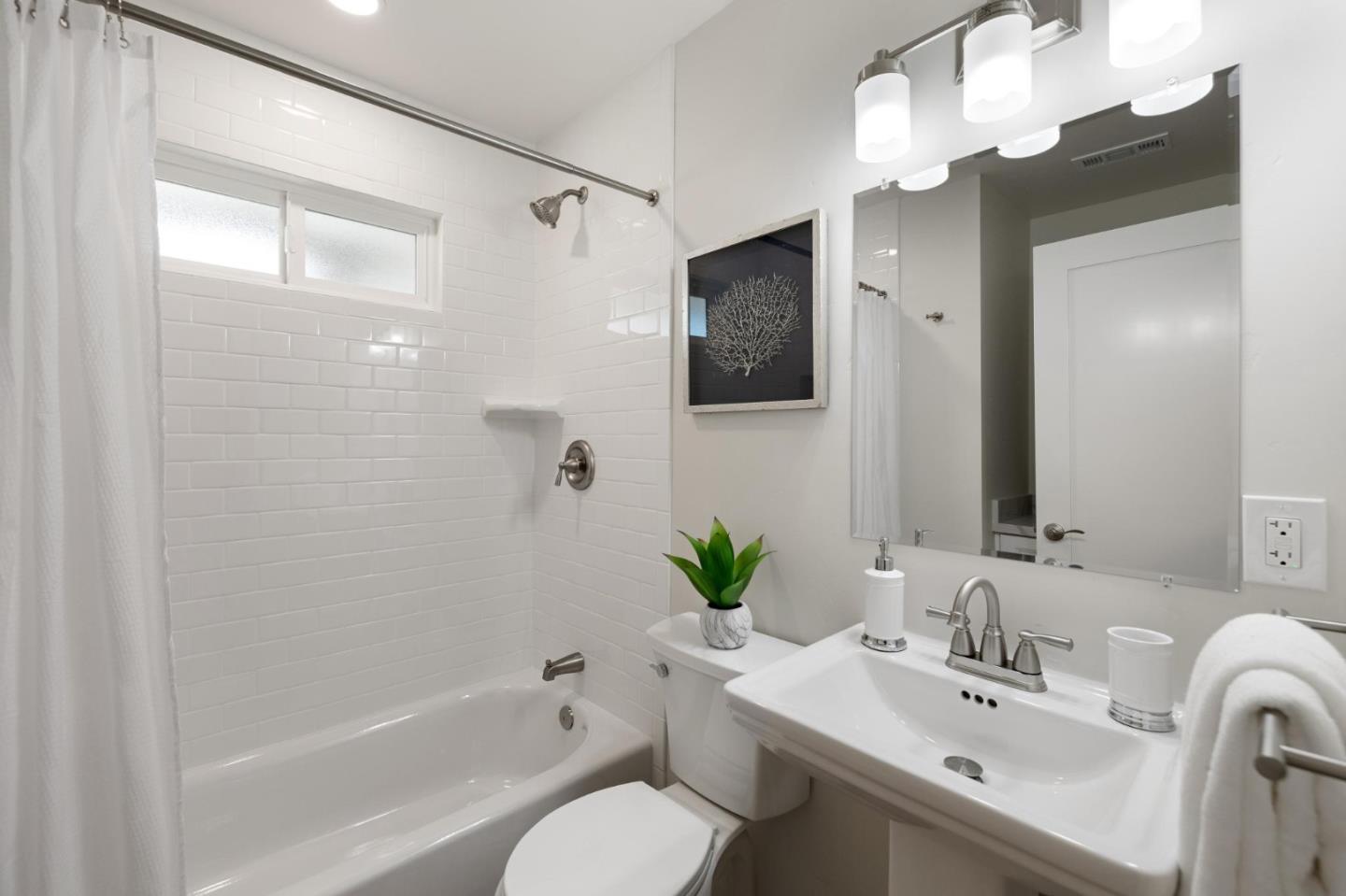 1421 Blossom Hill RD