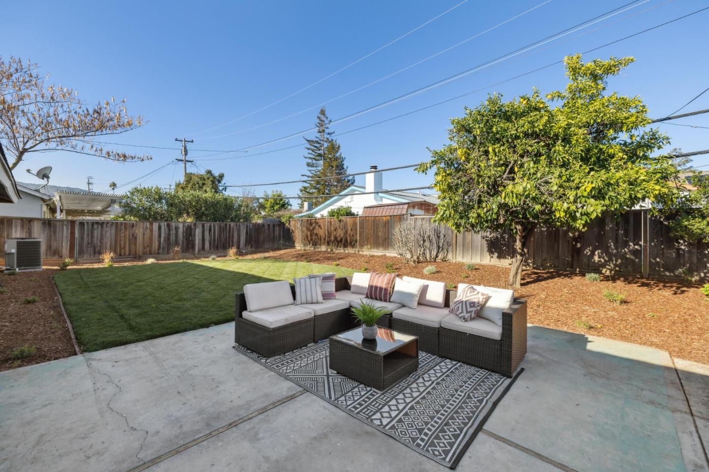 1421 Blossom Hill RD