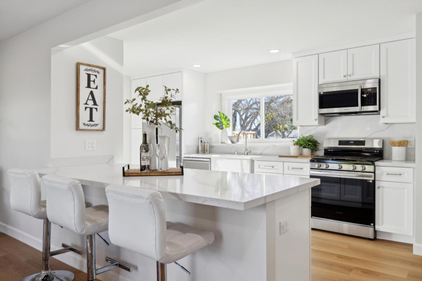 1421 Blossom Hill RD