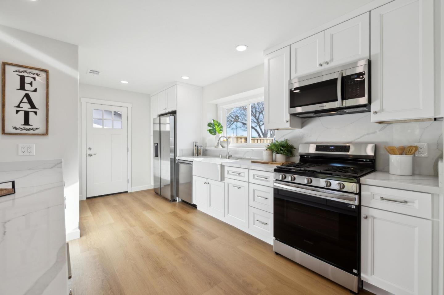 1421 Blossom Hill RD