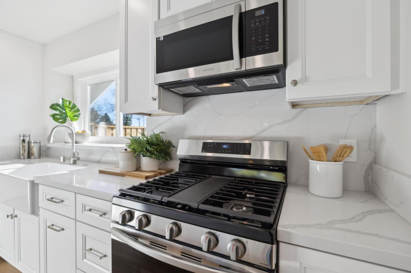 1421 Blossom Hill RD