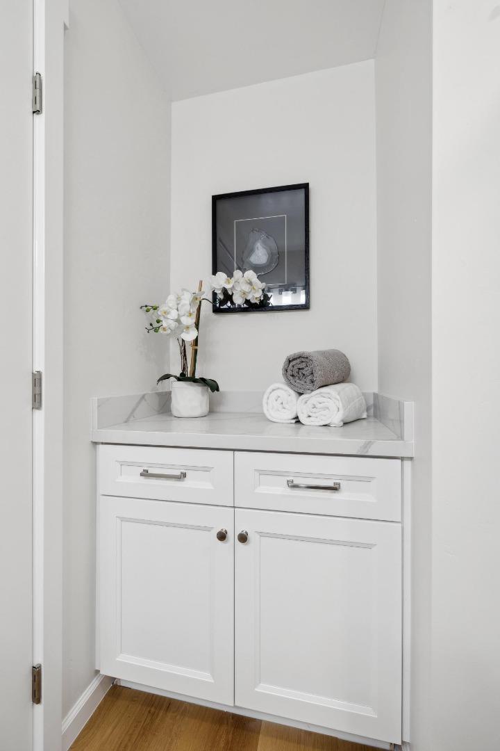 1421 Blossom Hill RD