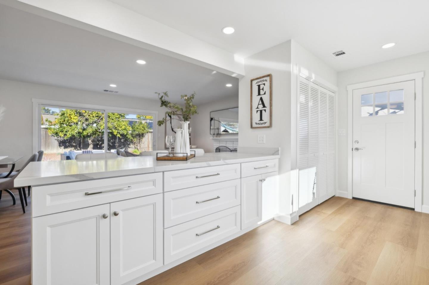 1421 Blossom Hill RD