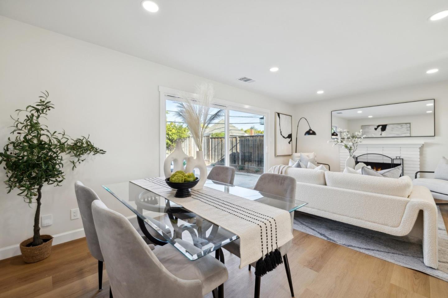 1421 Blossom Hill RD