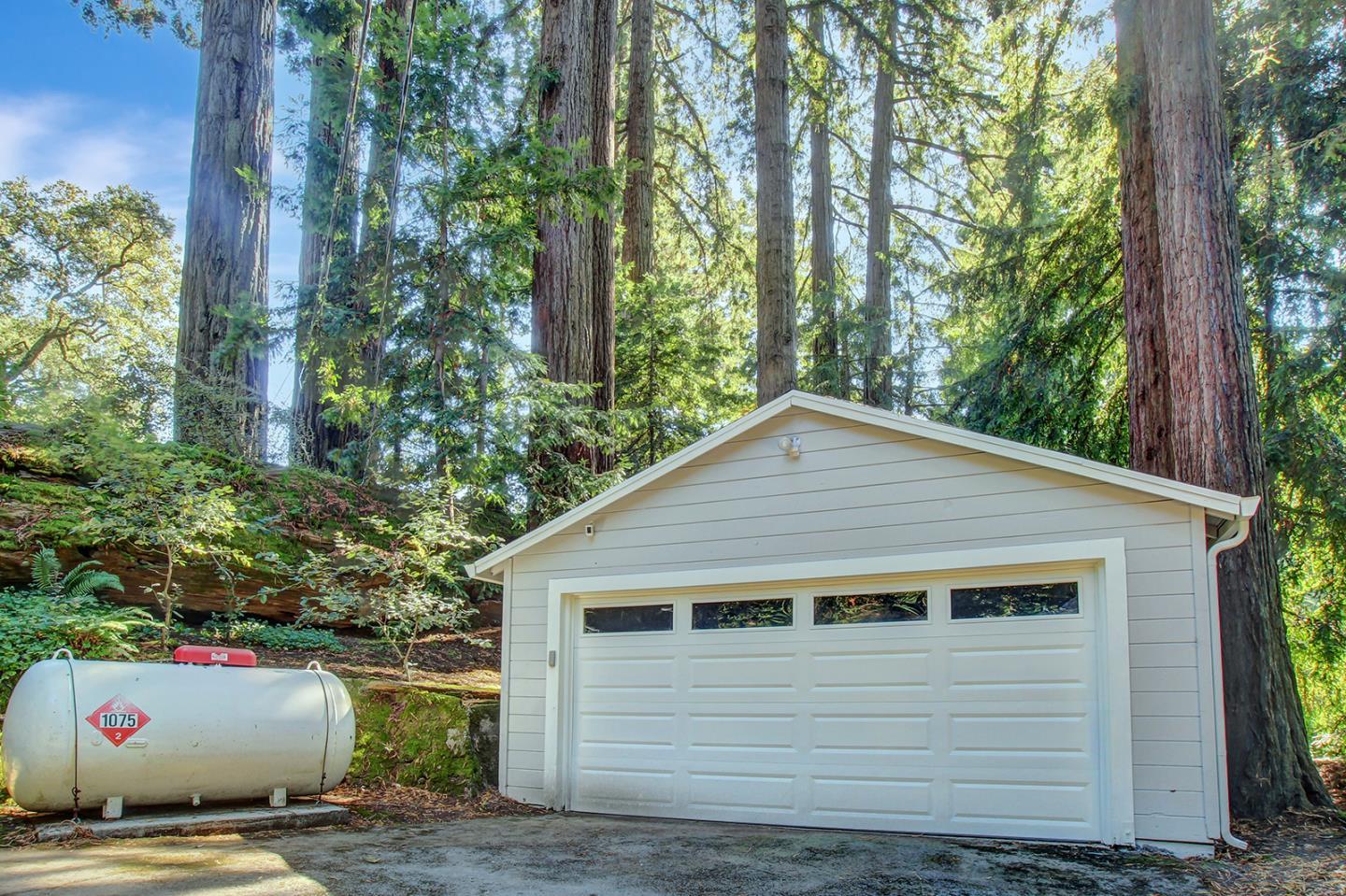 12 Skylonda Drive