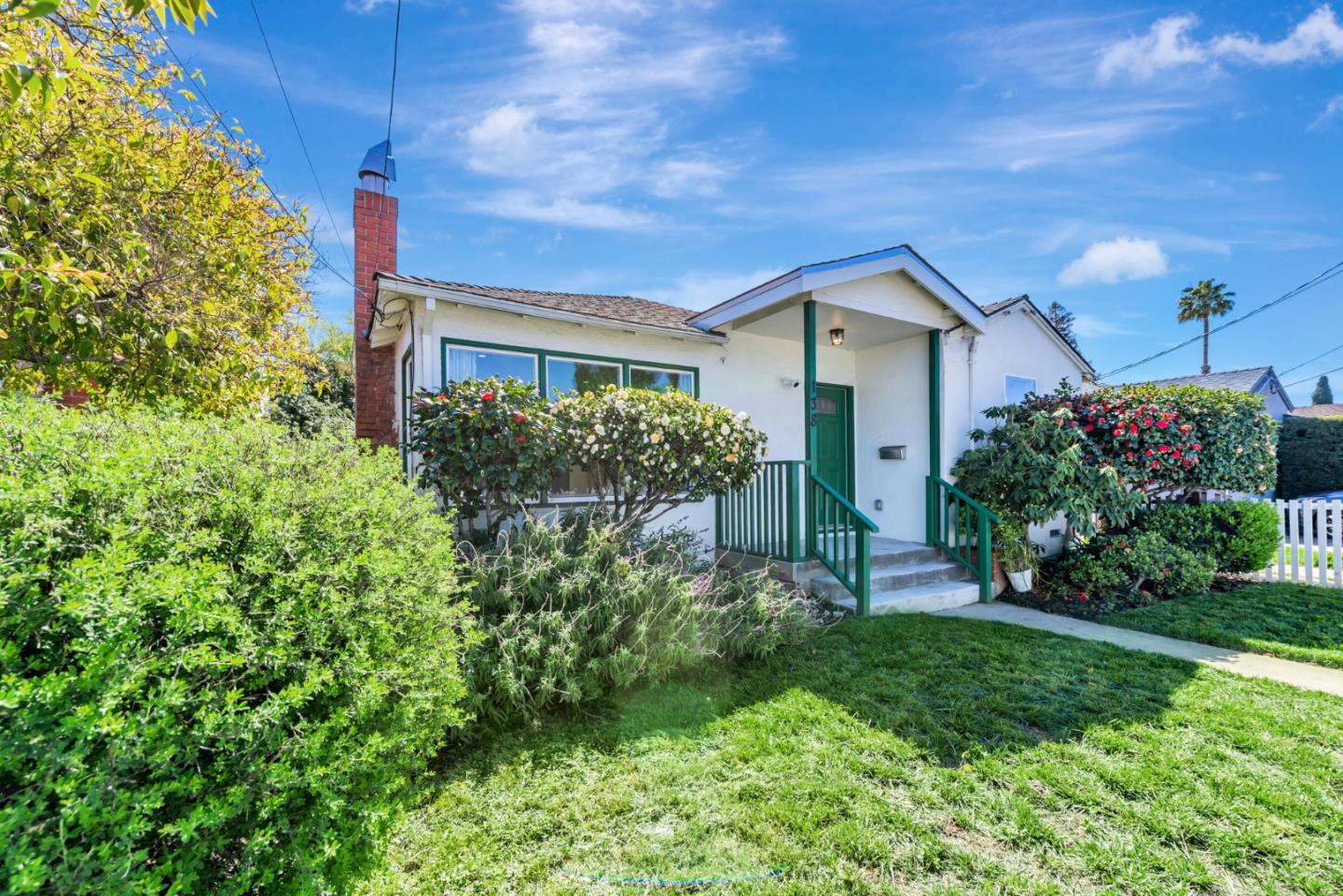 138 E Hillsdale Blvd