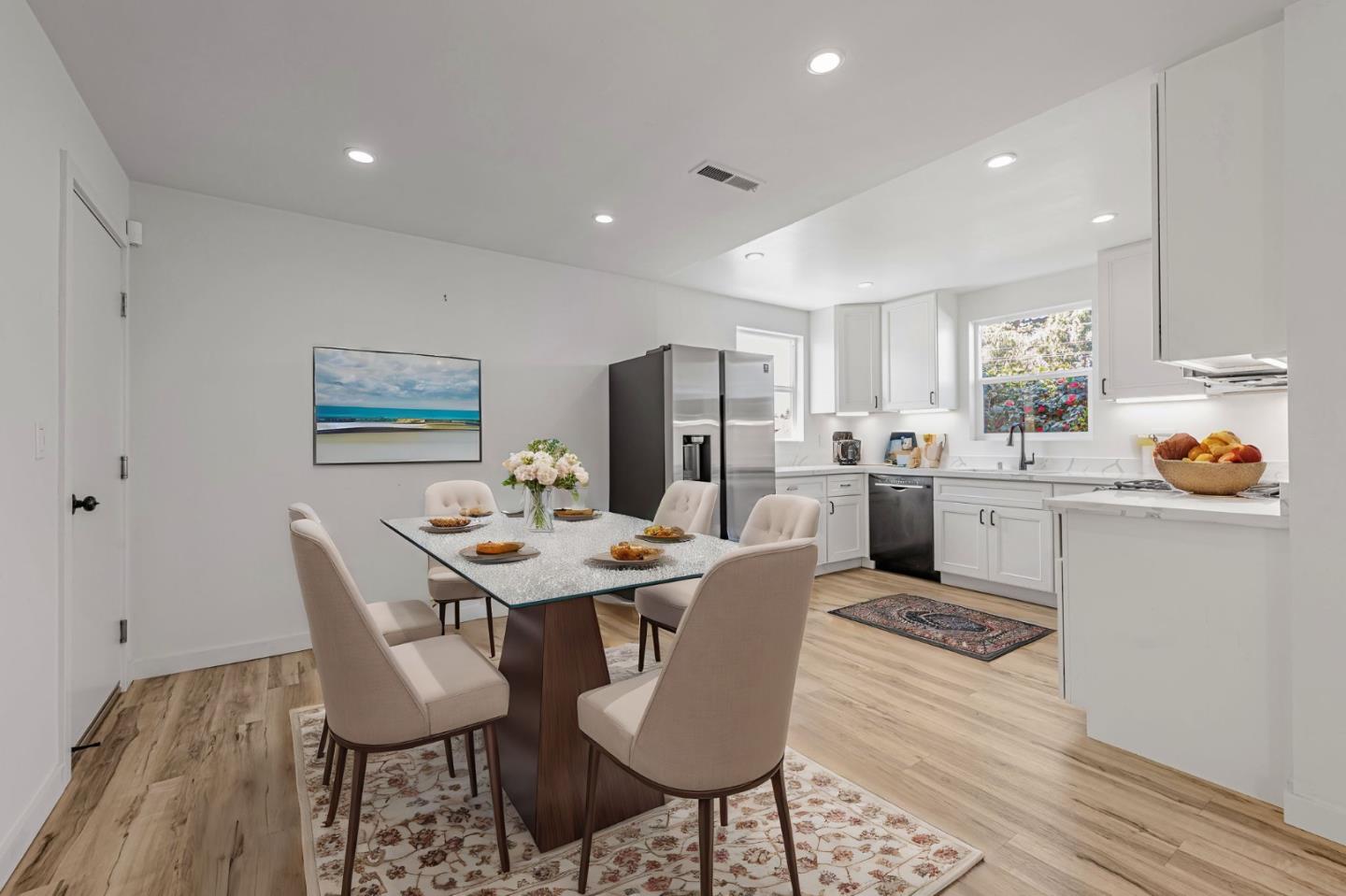 138 E Hillsdale Blvd