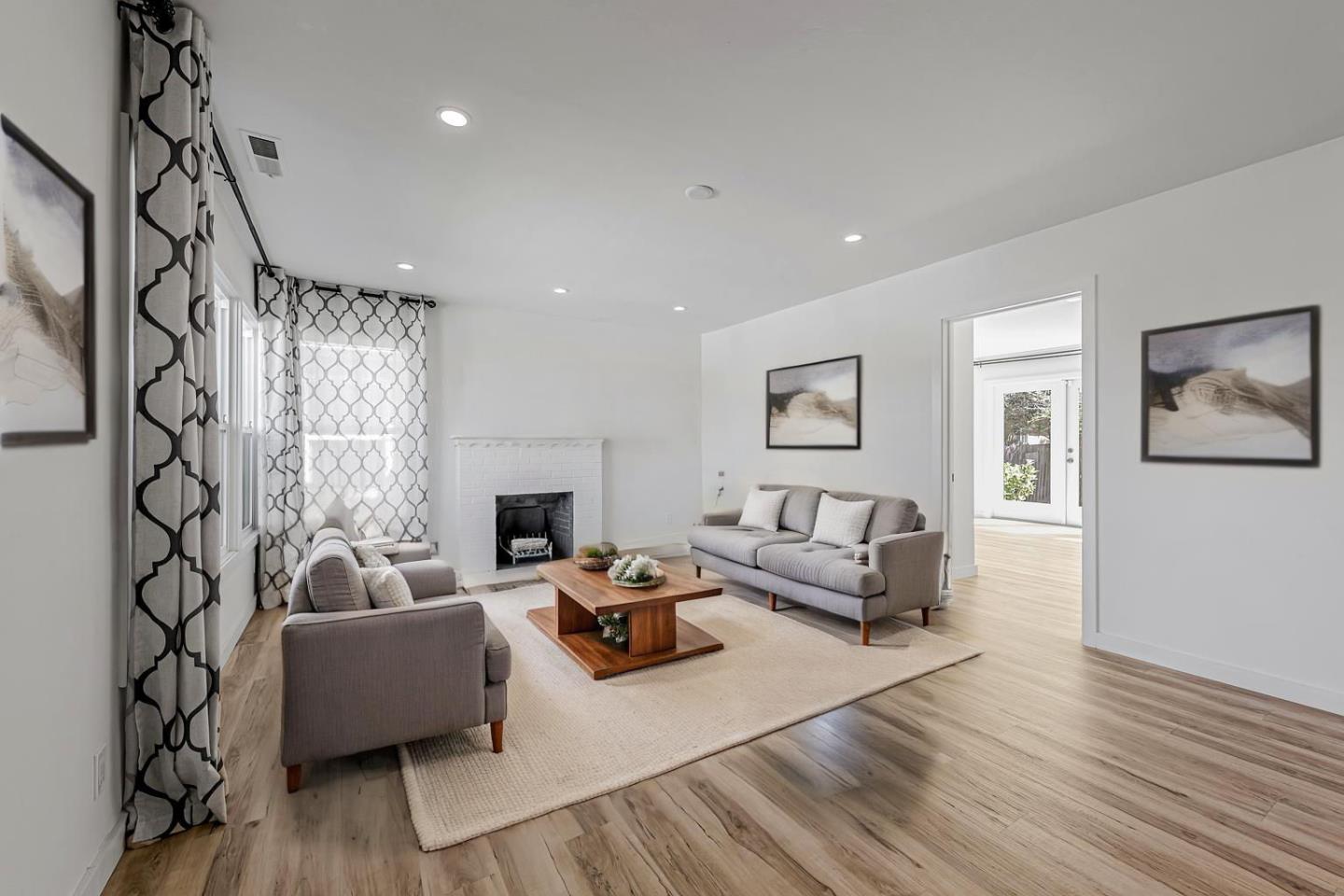 138 E Hillsdale Blvd