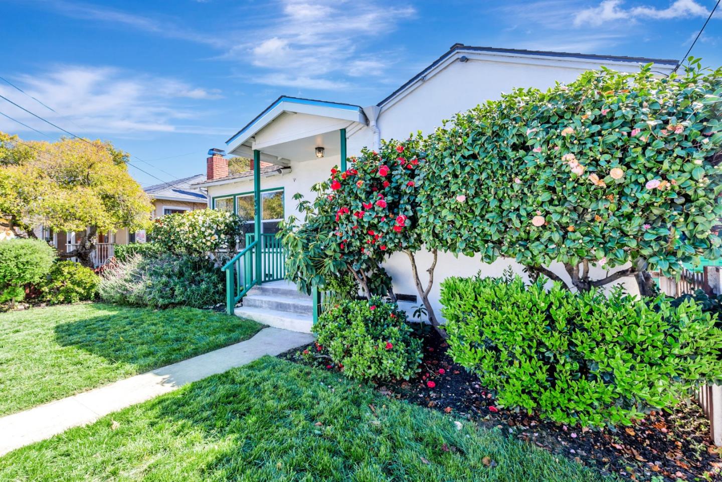 138 E Hillsdale Blvd