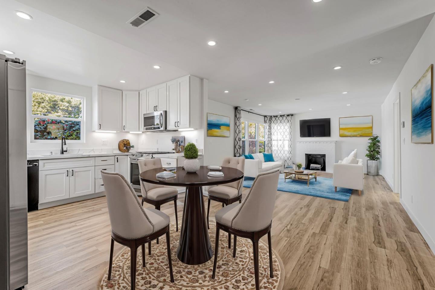 138 E Hillsdale Blvd