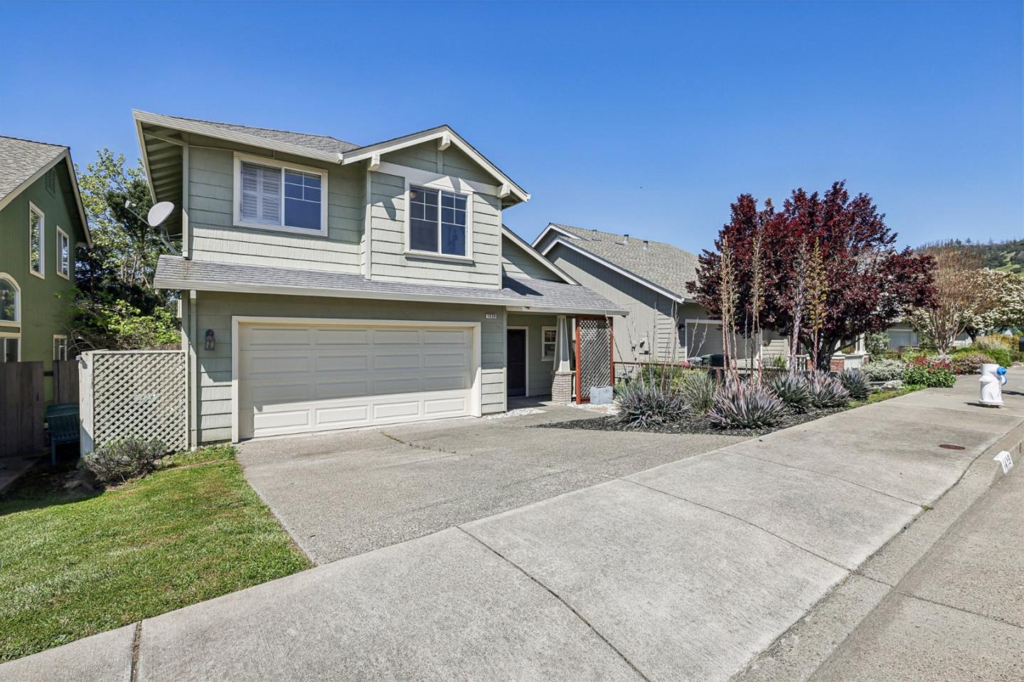 1439 Grey Hawk Way