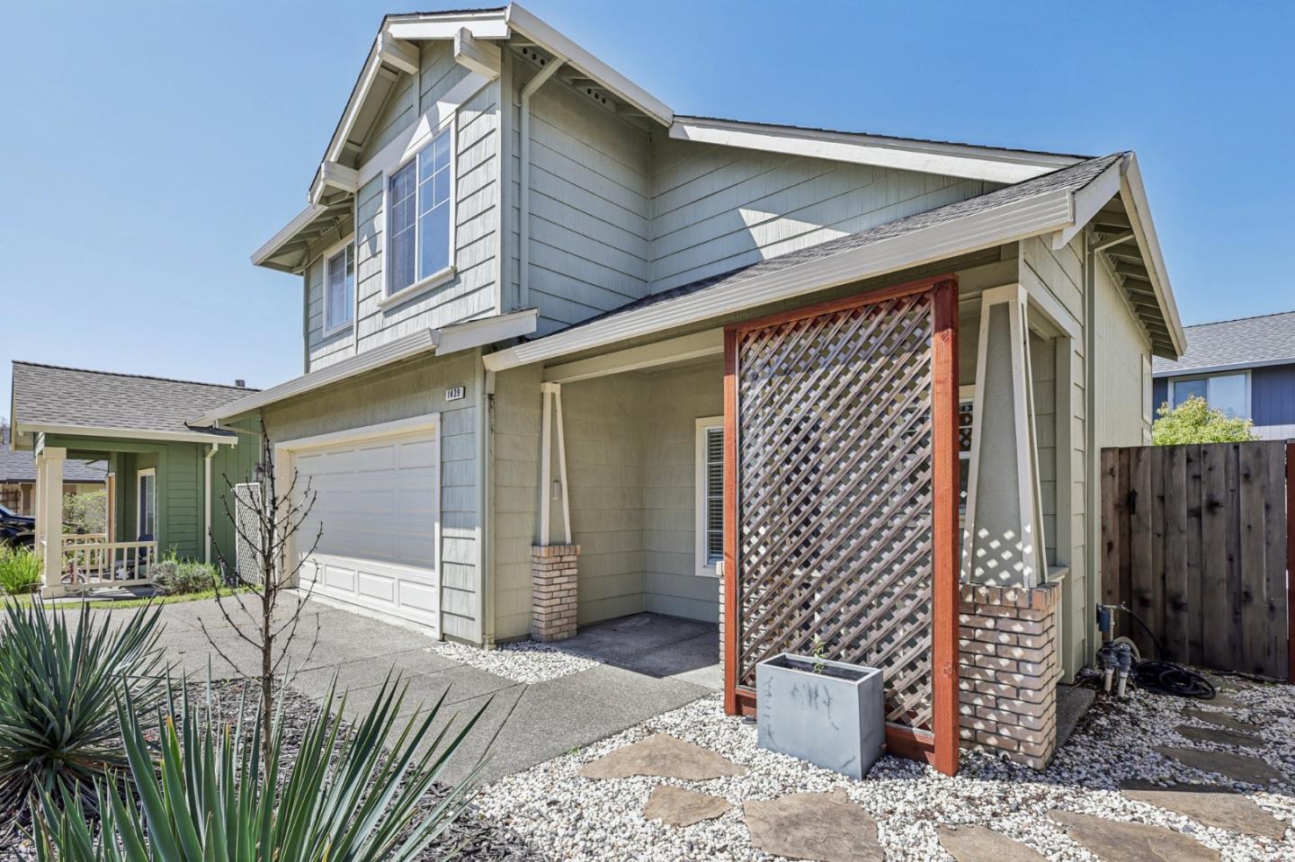 1439 Grey Hawk Way