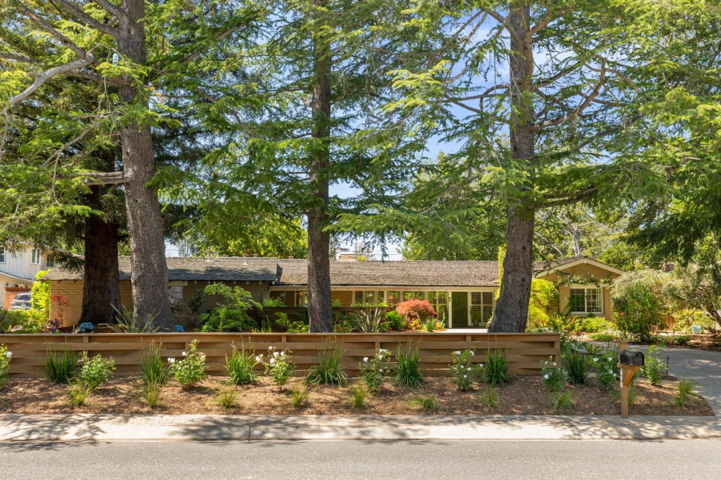 690 Torwood Lane