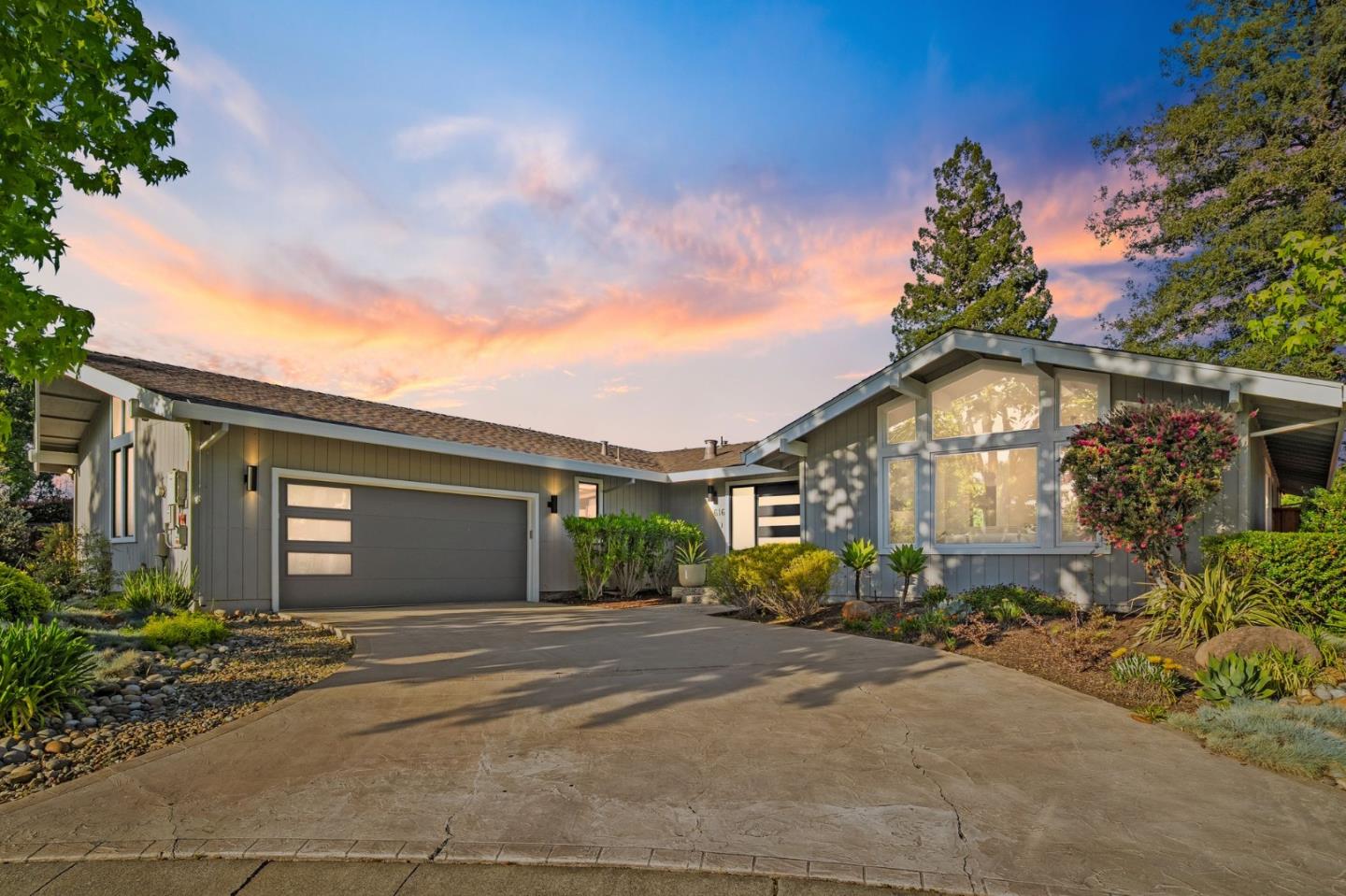 616 Harrogate Ct