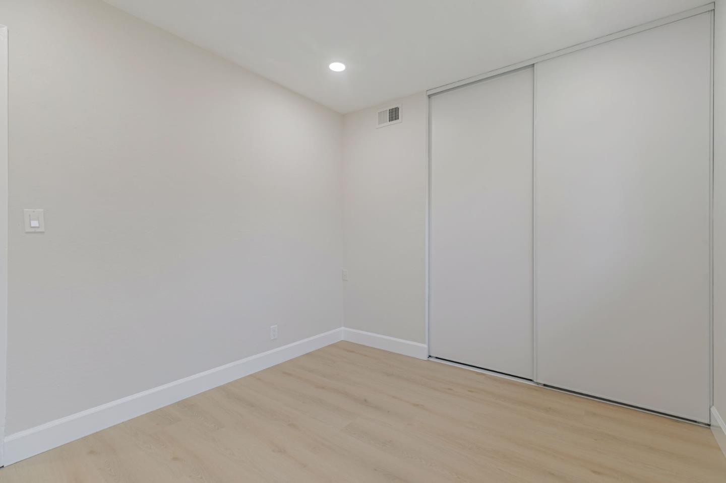 409 Gibbons Ct