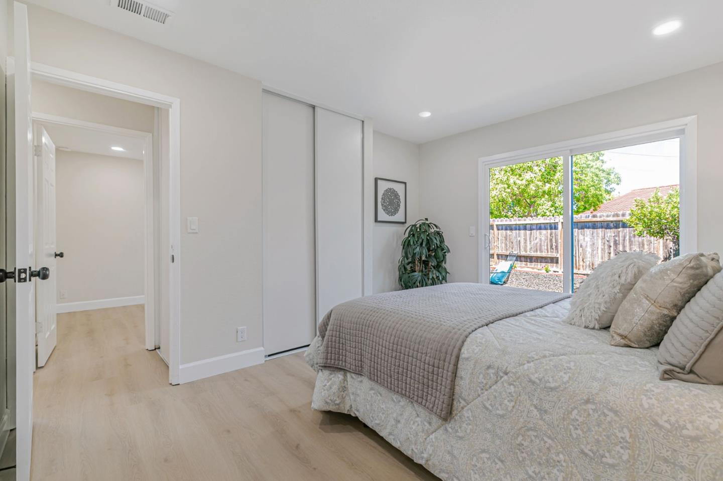 409 Gibbons Ct