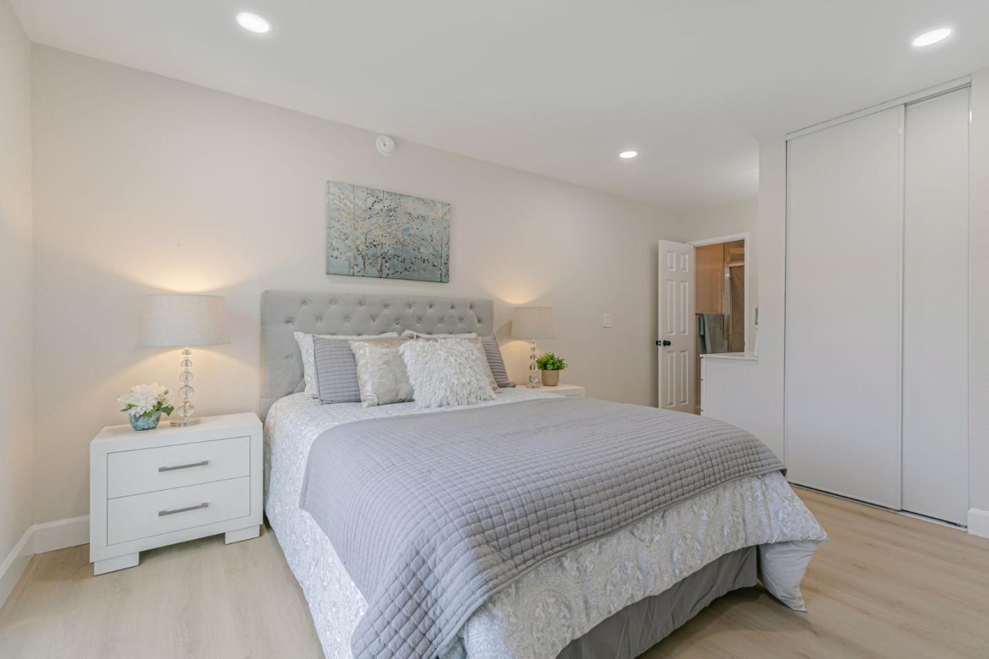 409 Gibbons Ct