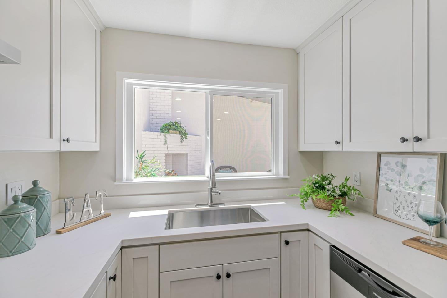 409 Gibbons Ct