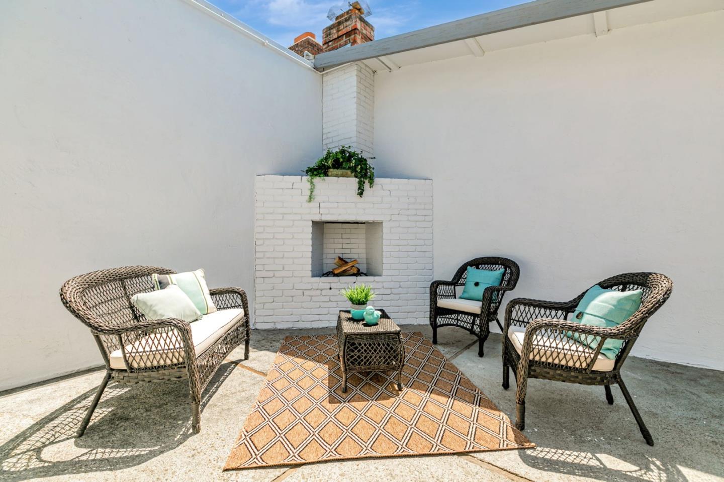 409 Gibbons Ct