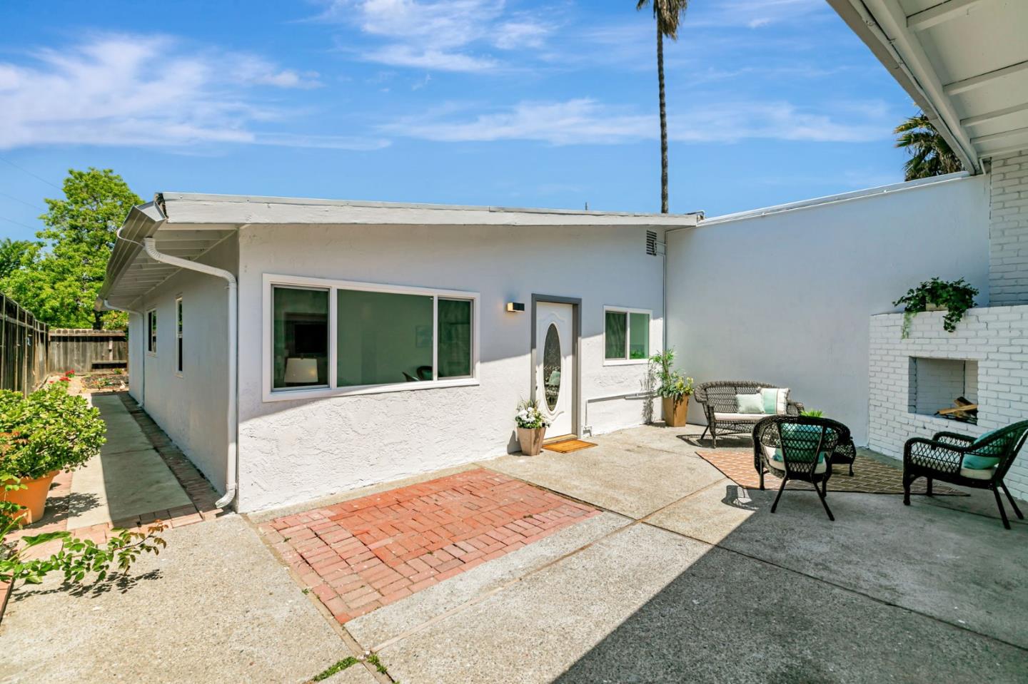409 Gibbons Ct