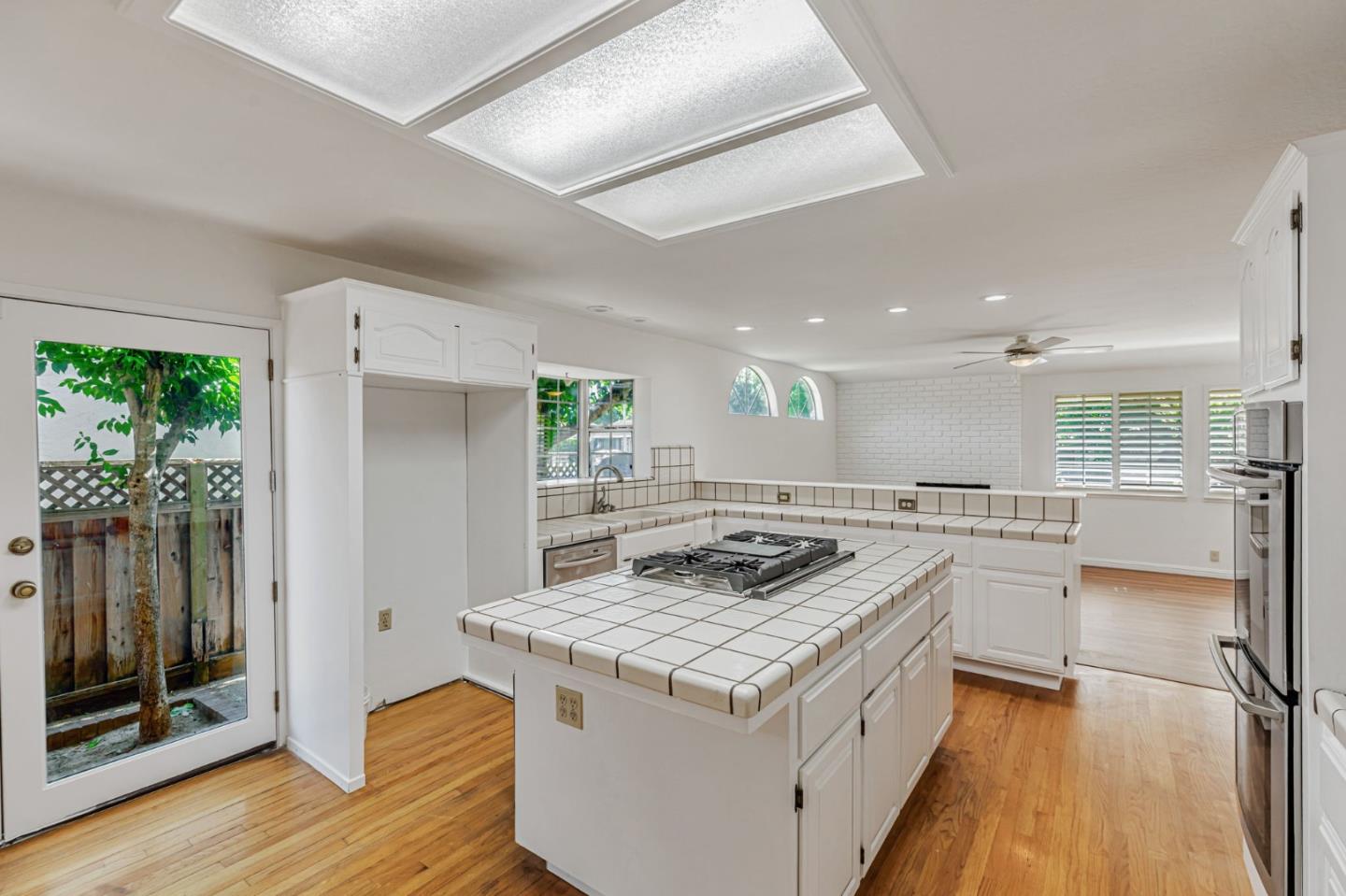 7609 Santa Paula Drive