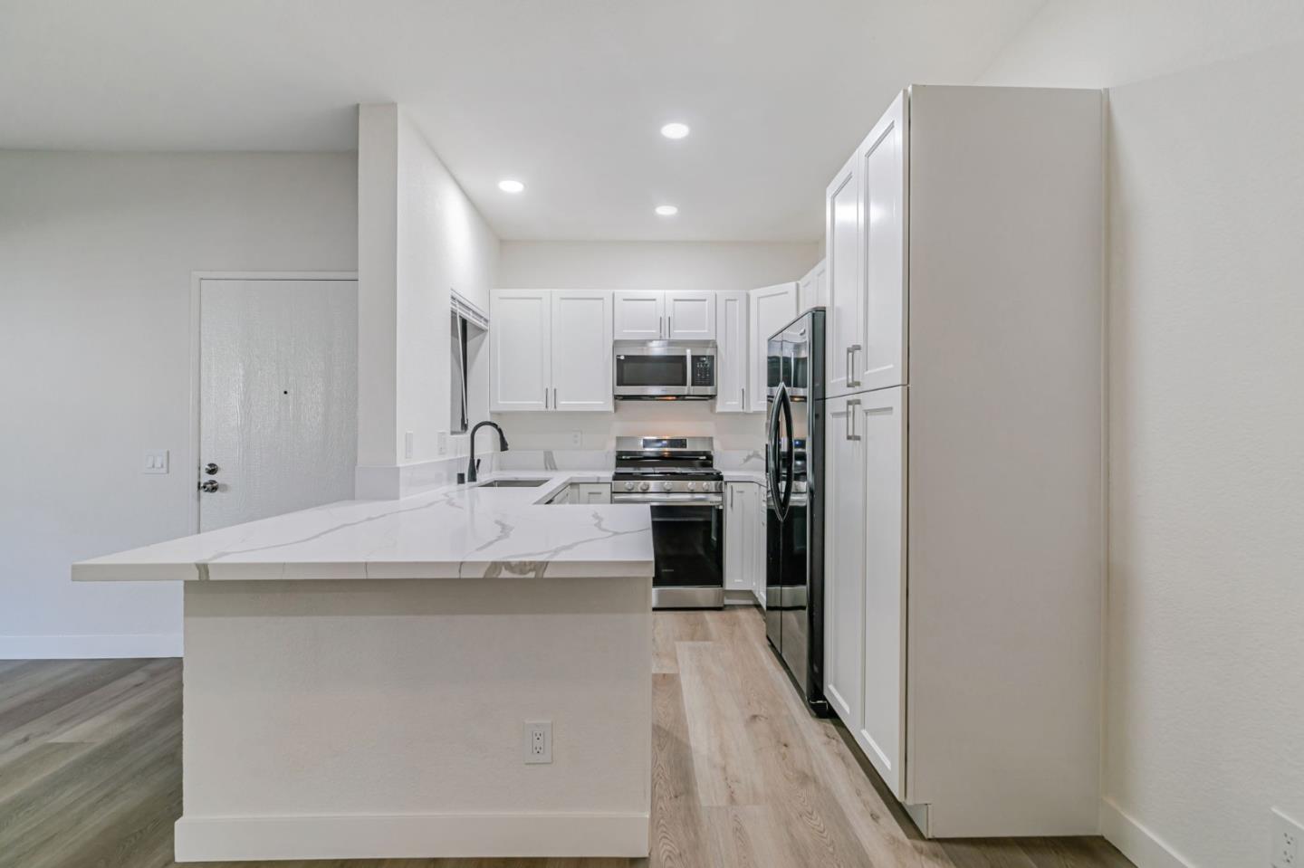 3550 Buttonwood TER 113