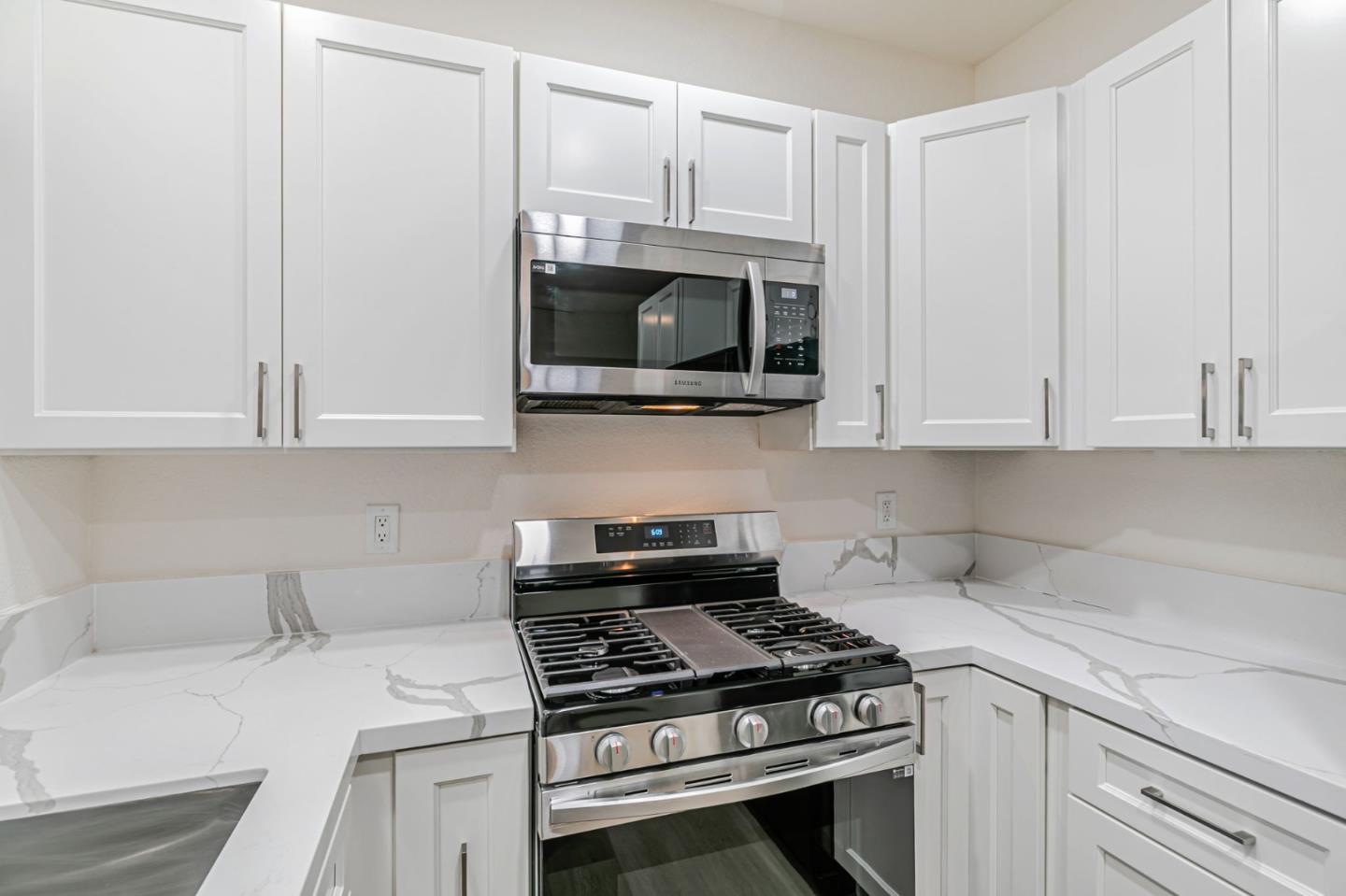 3550 Buttonwood TER 113