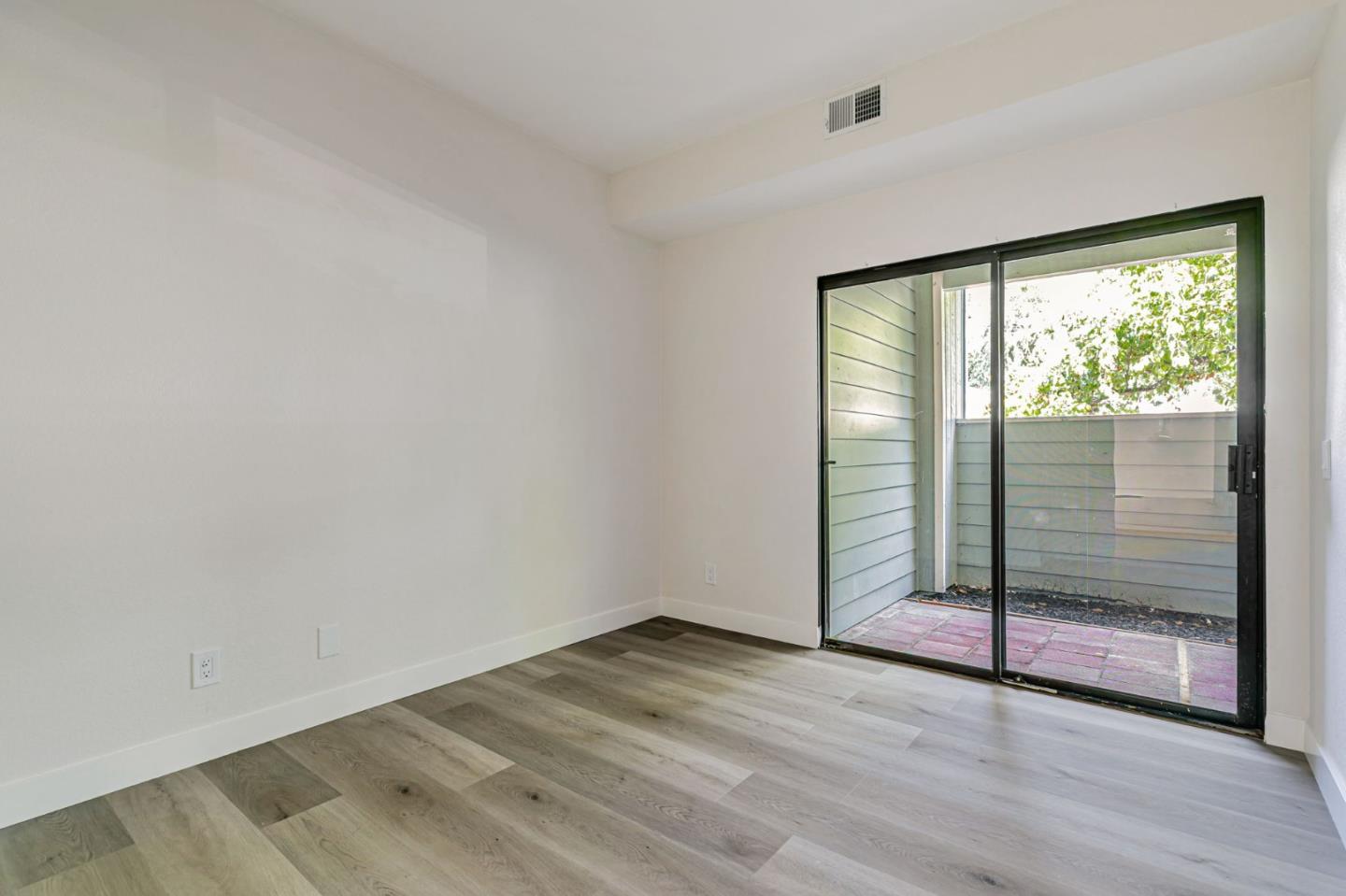 3550 Buttonwood TER 113