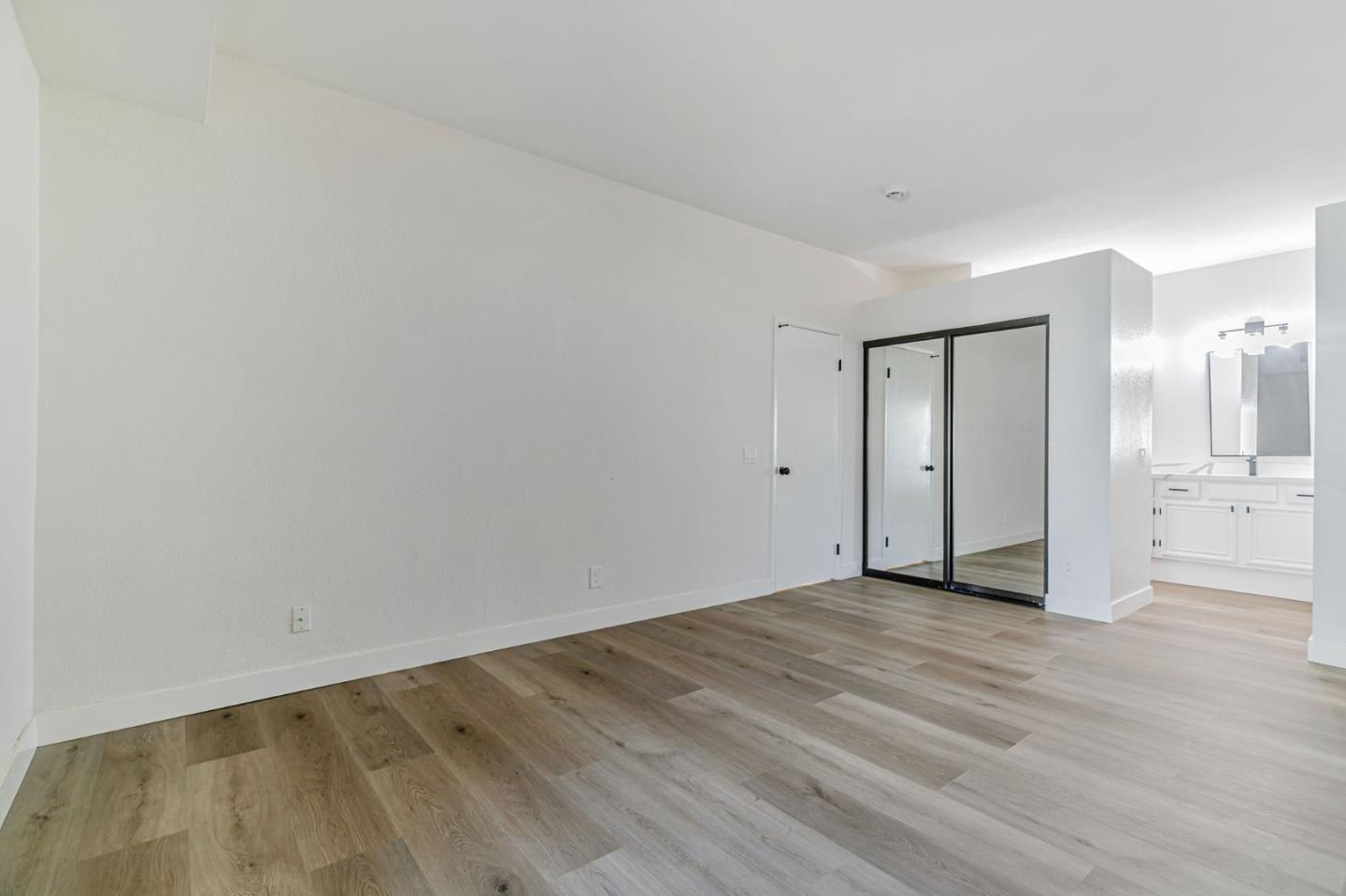 3550 Buttonwood TER 113