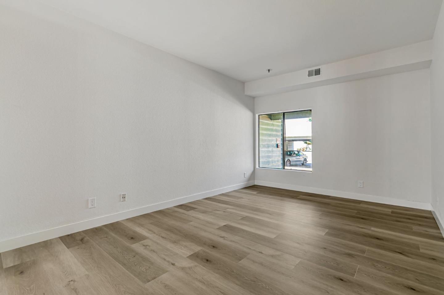 3550 Buttonwood TER 113