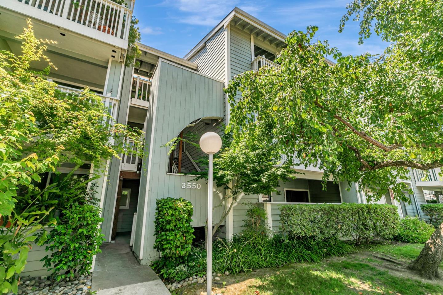 3550 Buttonwood TER 113