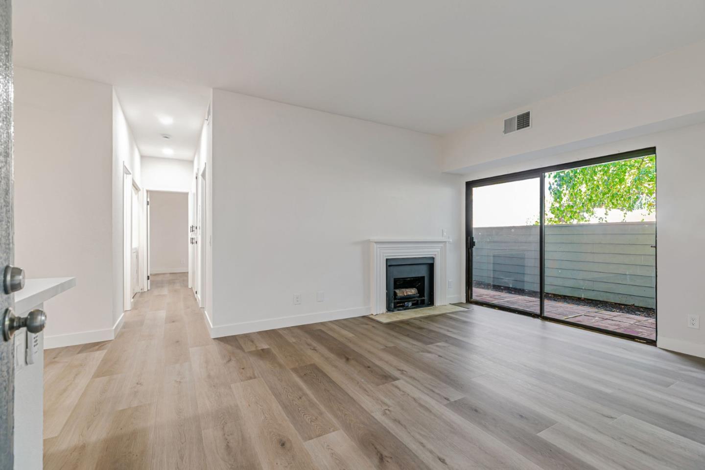 3550 Buttonwood TER 113