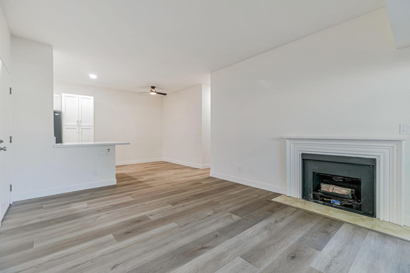3550 Buttonwood TER 113