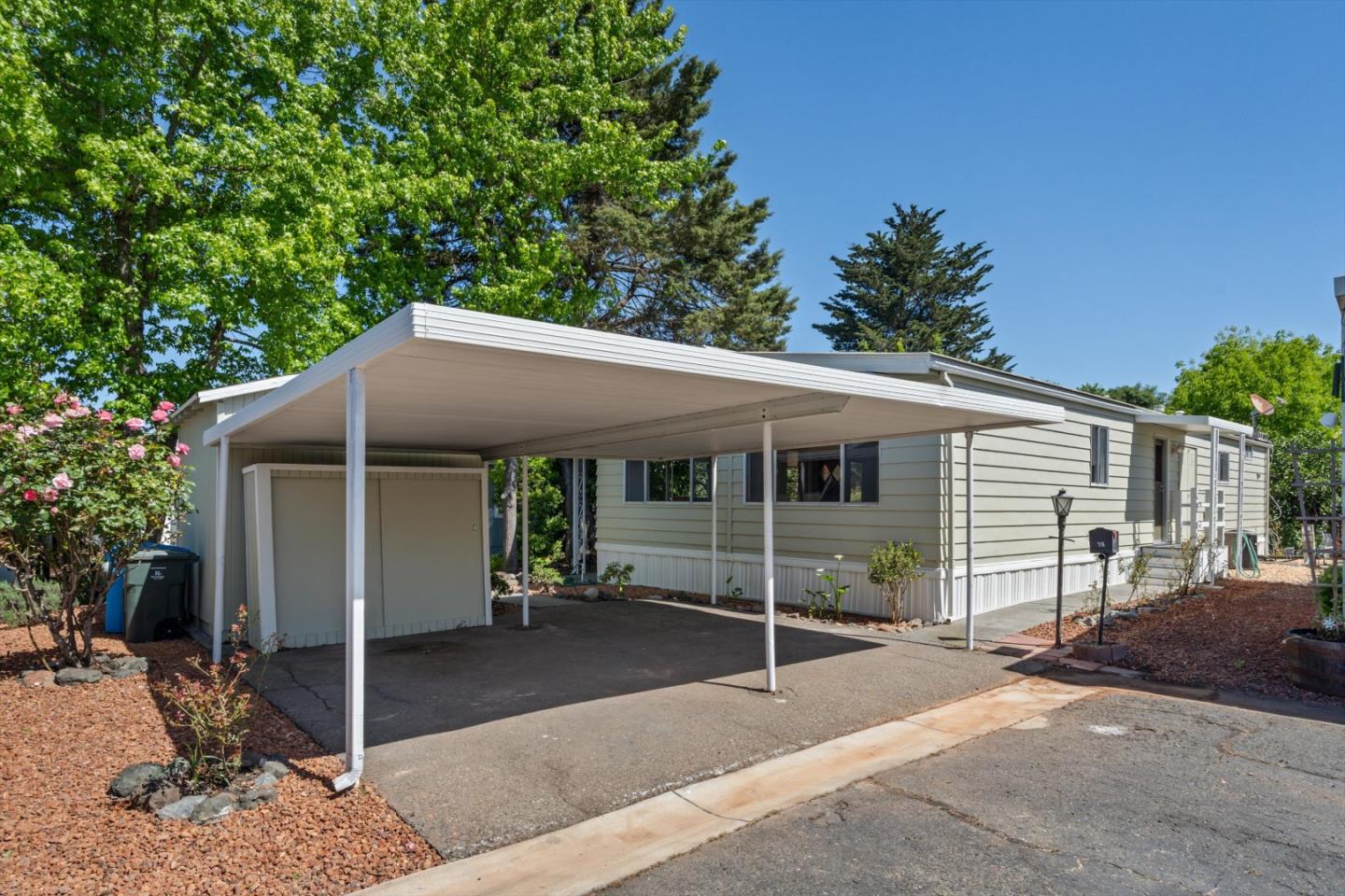 26 Tiffany Place Unit: 26