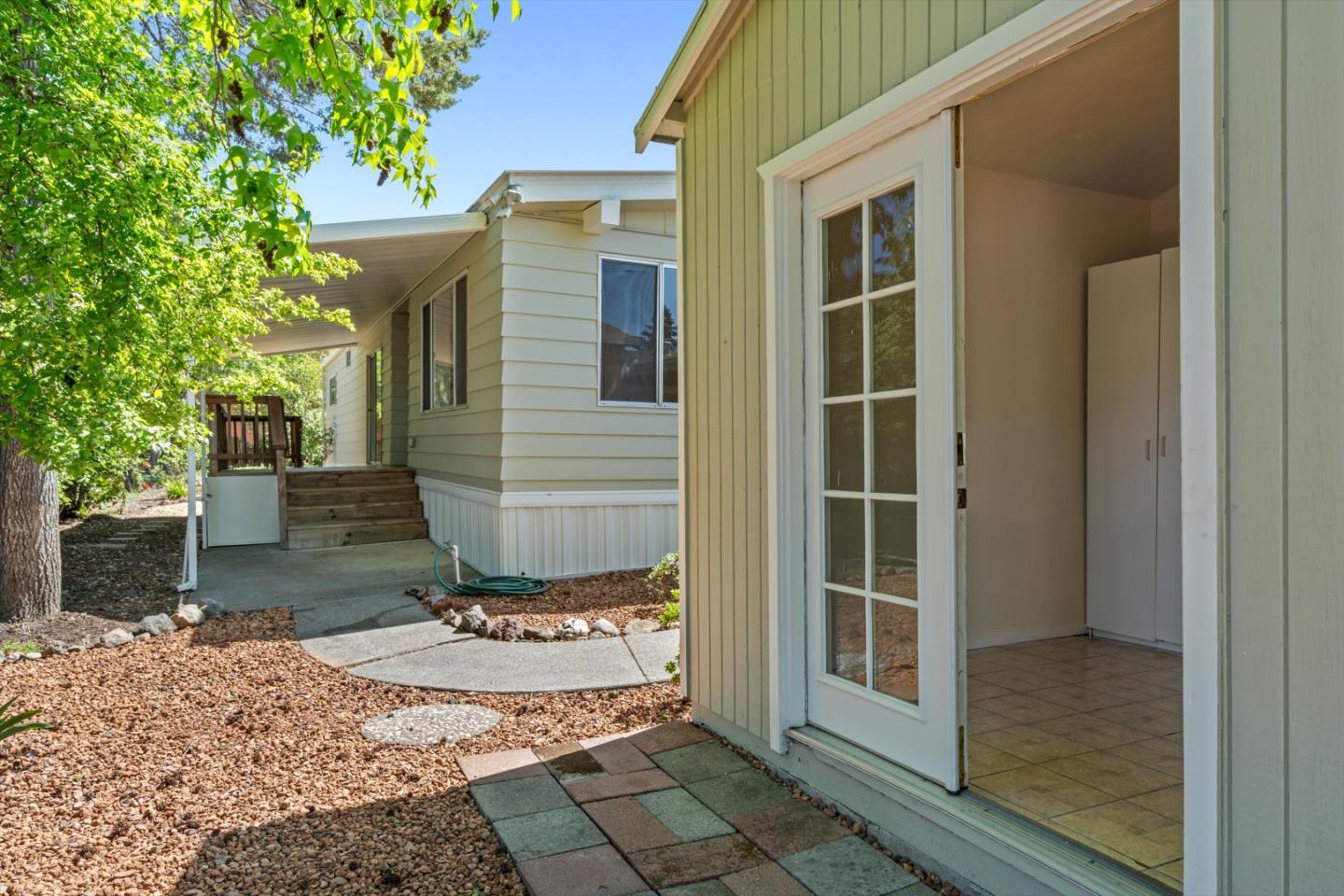 26 Tiffany Place Unit: 26