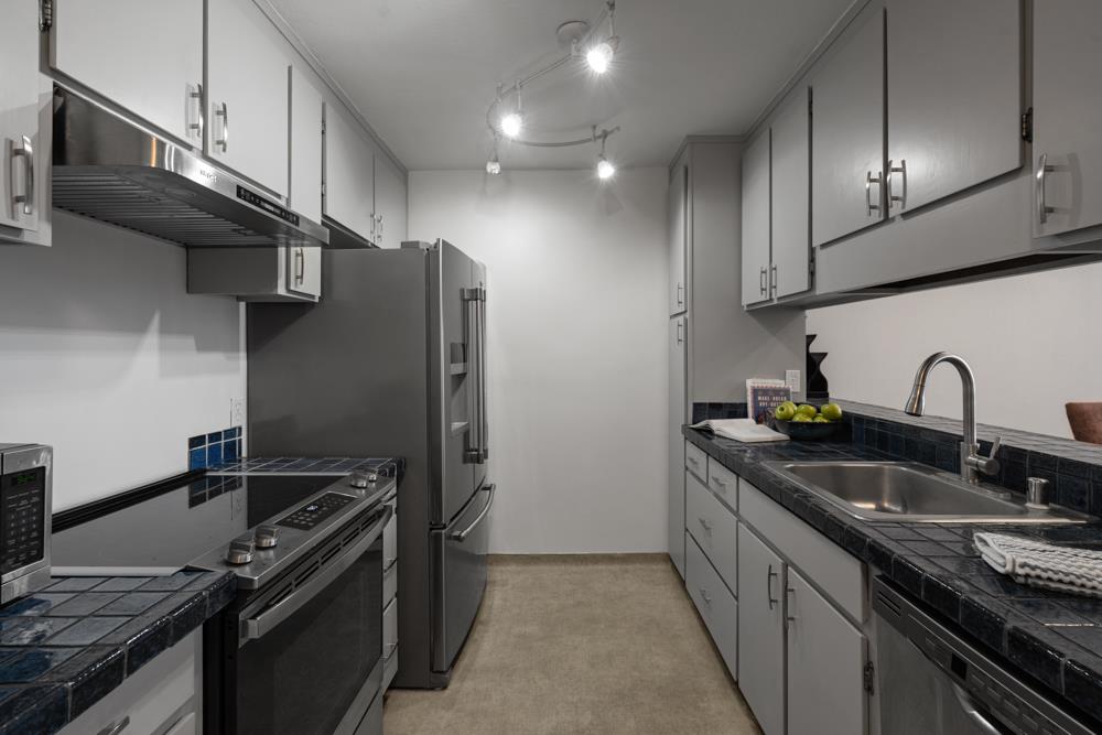 2101 Shore Line Drive 212