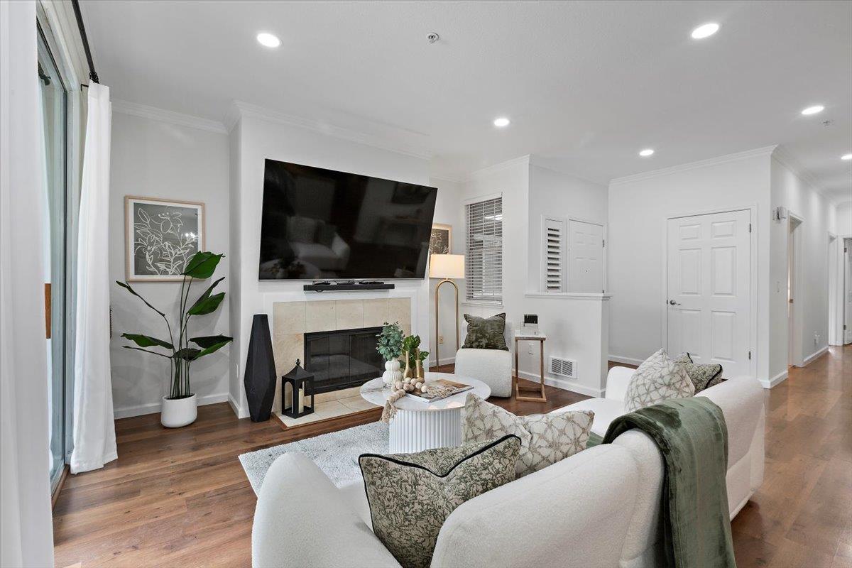 250 Santa Fe Terrace 128