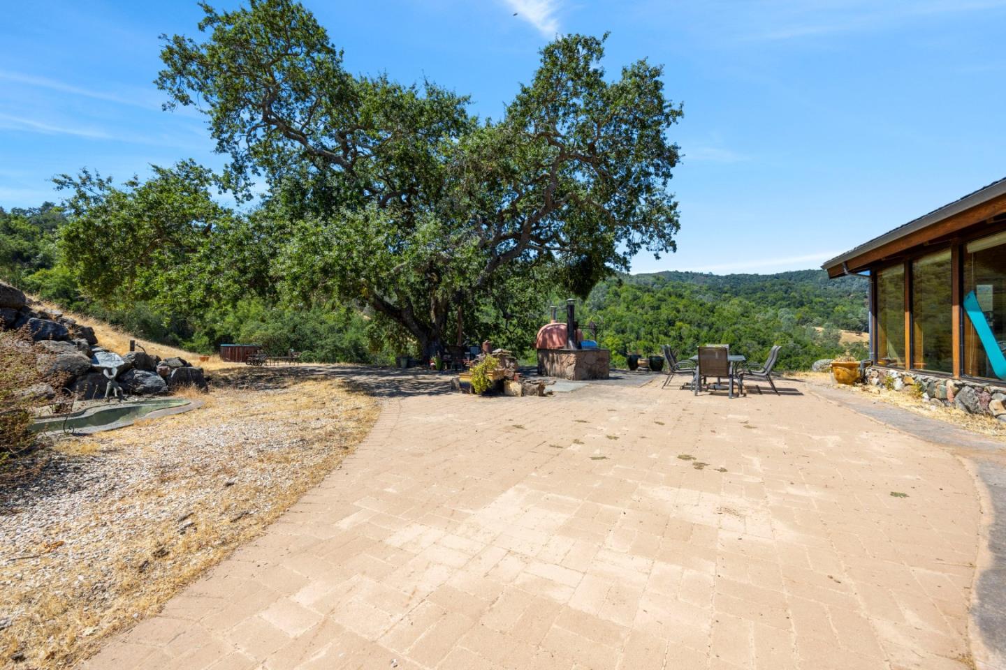 5096 Fallen Oak Drive